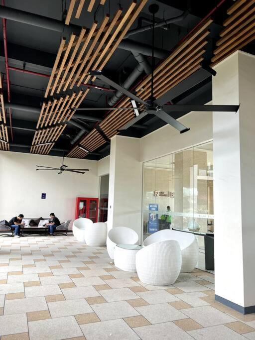 Dayinn, Skyhouse Bsd Lux And Homey Studio, Near Aeon Bsd And Ice Bsd Cilenggang Extérieur photo